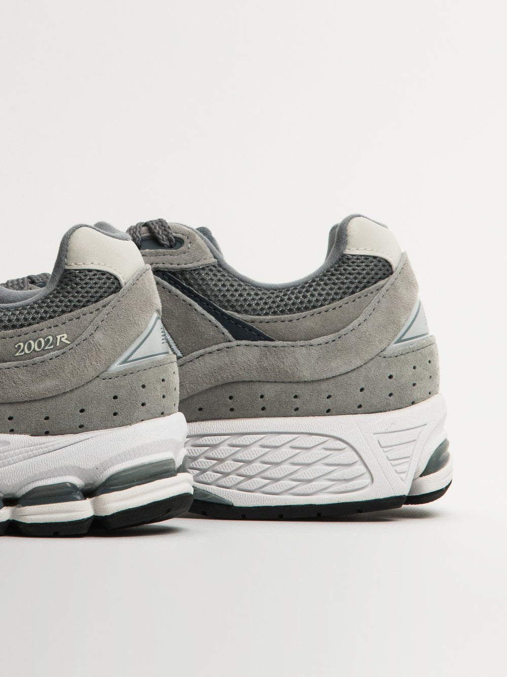 MENS NEW BALANCE 2002 SNEAKER - STEEL GREY