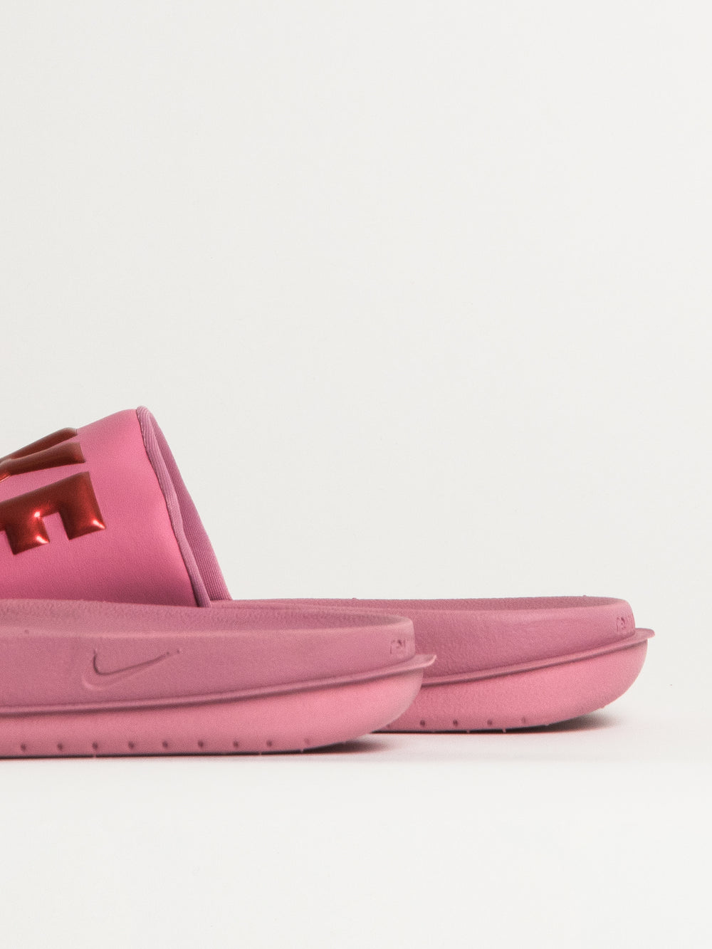 WOMENS NIKE OFFCOURT SLIDE - PINK