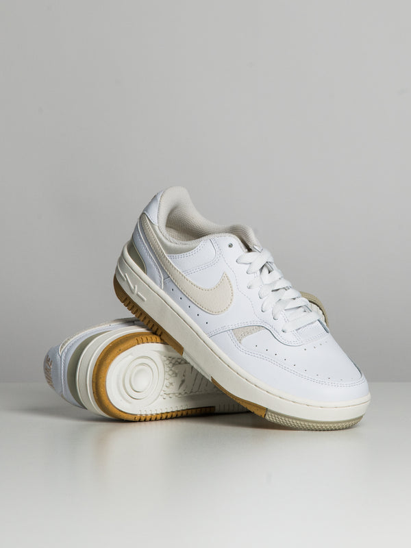 WOMENS NIKE GAMMA FORCE SNEAKER - WHITE/LIGHT BONE/SANDDRIFT