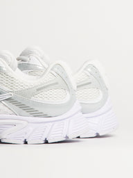MENS NIKE V5 RNR SNEAKER - WHITE
