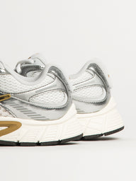 MENS NIKE V5 RNR SNEAKER - WHITE/ASH