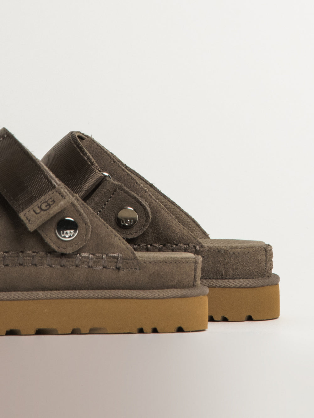 WOMENS UGG GOLDENSTAR ADJUSTABLE SLIDE - SMOKE PLUM