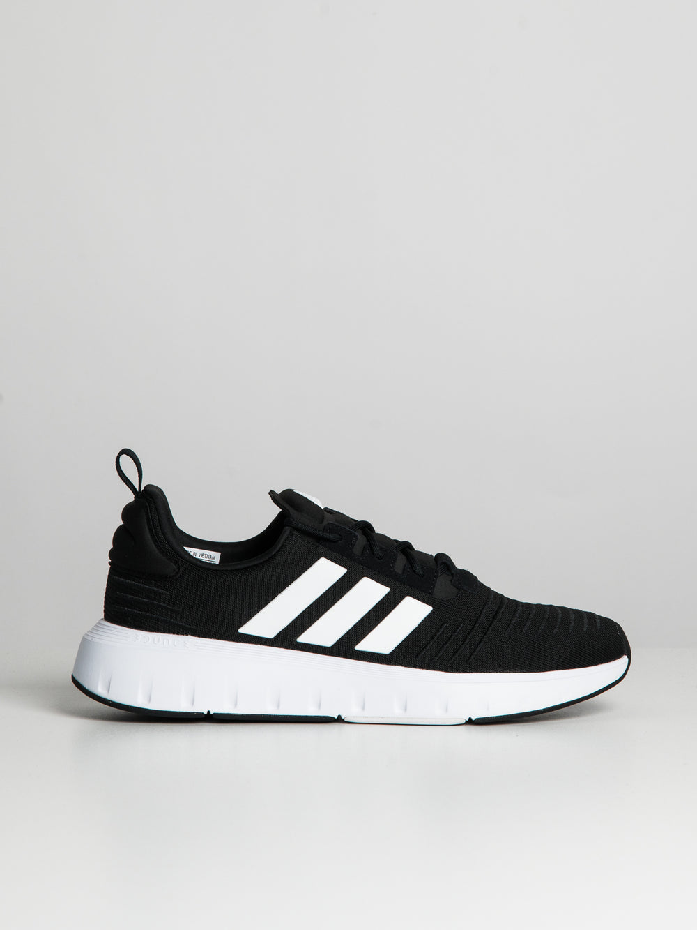 MENS ADIDAS SWIFT RUN 23 - CLEARANCE