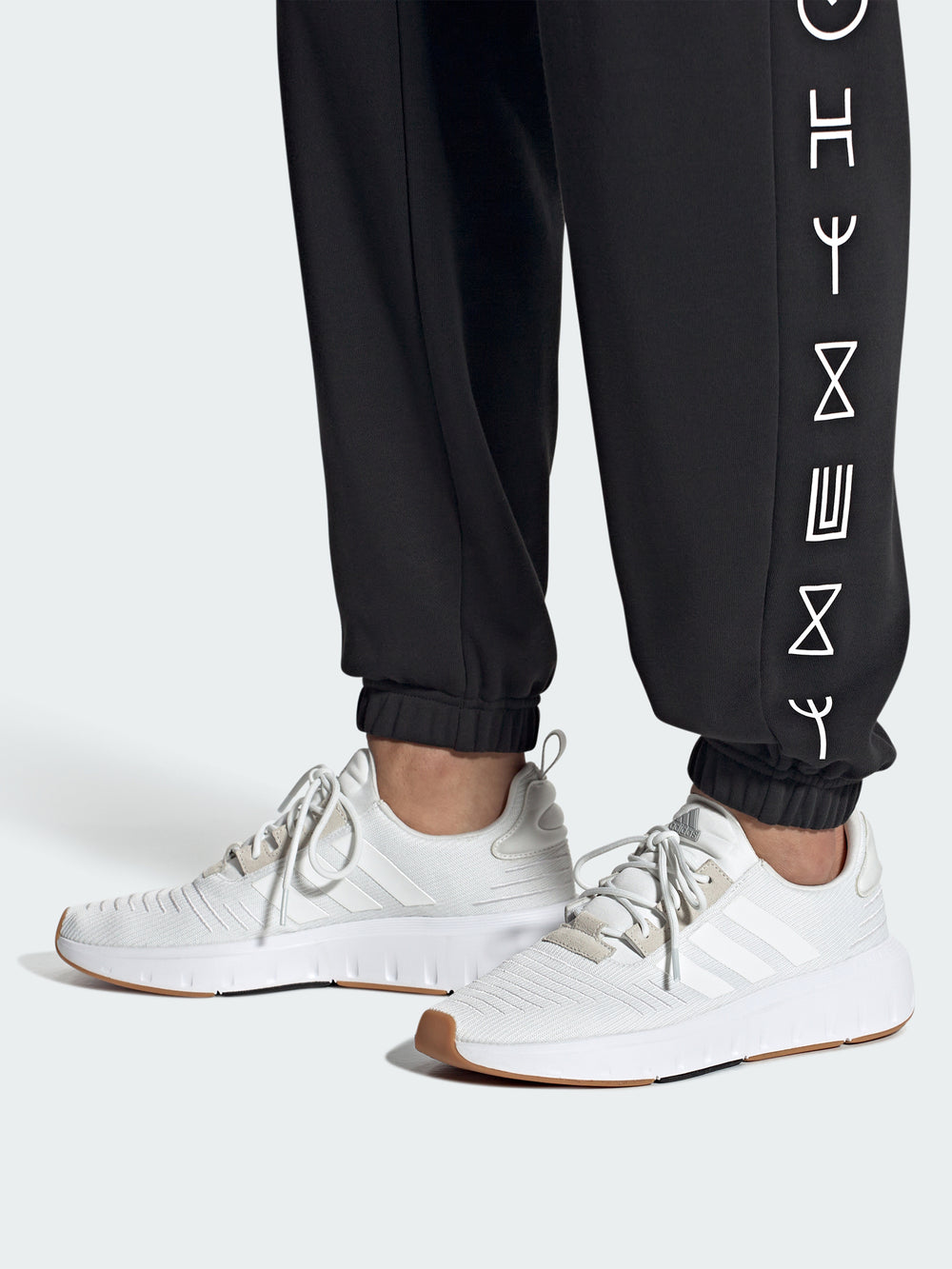 MENS ADIDAS SWIFT RUN 23 - CLEARANCE