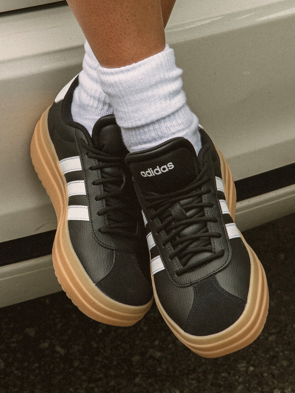 WOMENS ADIDAS VL COURT BOLD - CLEARANCE