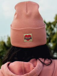 CARHARTT KNIT HEART PATCH BEANIE - ROSE