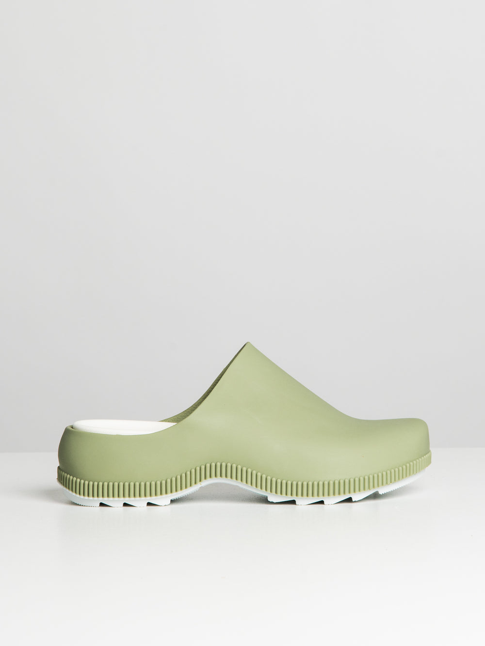 WOMENS COUGAR SVEN SLIP ON - CLEARANCE