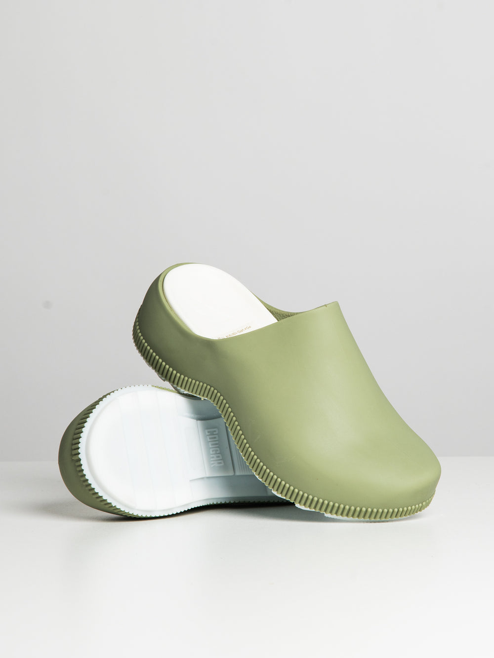 WOMENS COUGAR SVEN SLIP ON - CLEARANCE