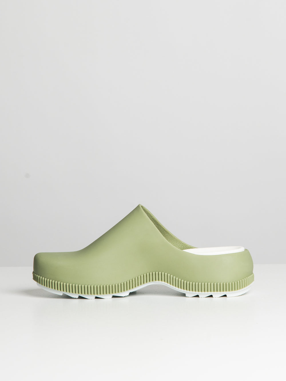 WOMENS COUGAR SVEN SLIP ON - CLEARANCE