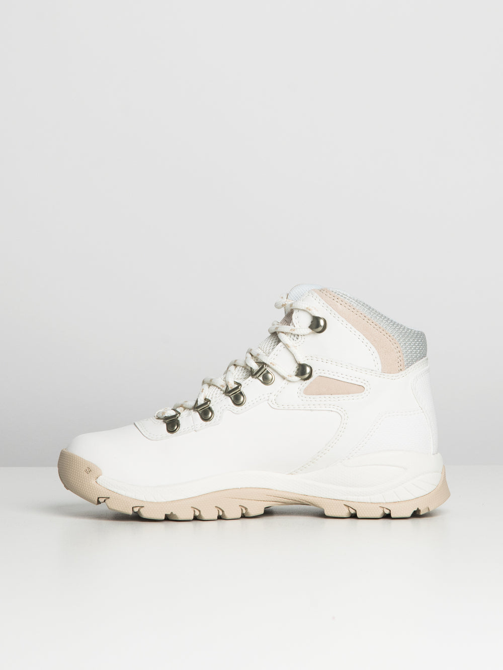 WOMENS COLUMBIA NEWTON RIDGE PLUS BOOT - CLEARANCE