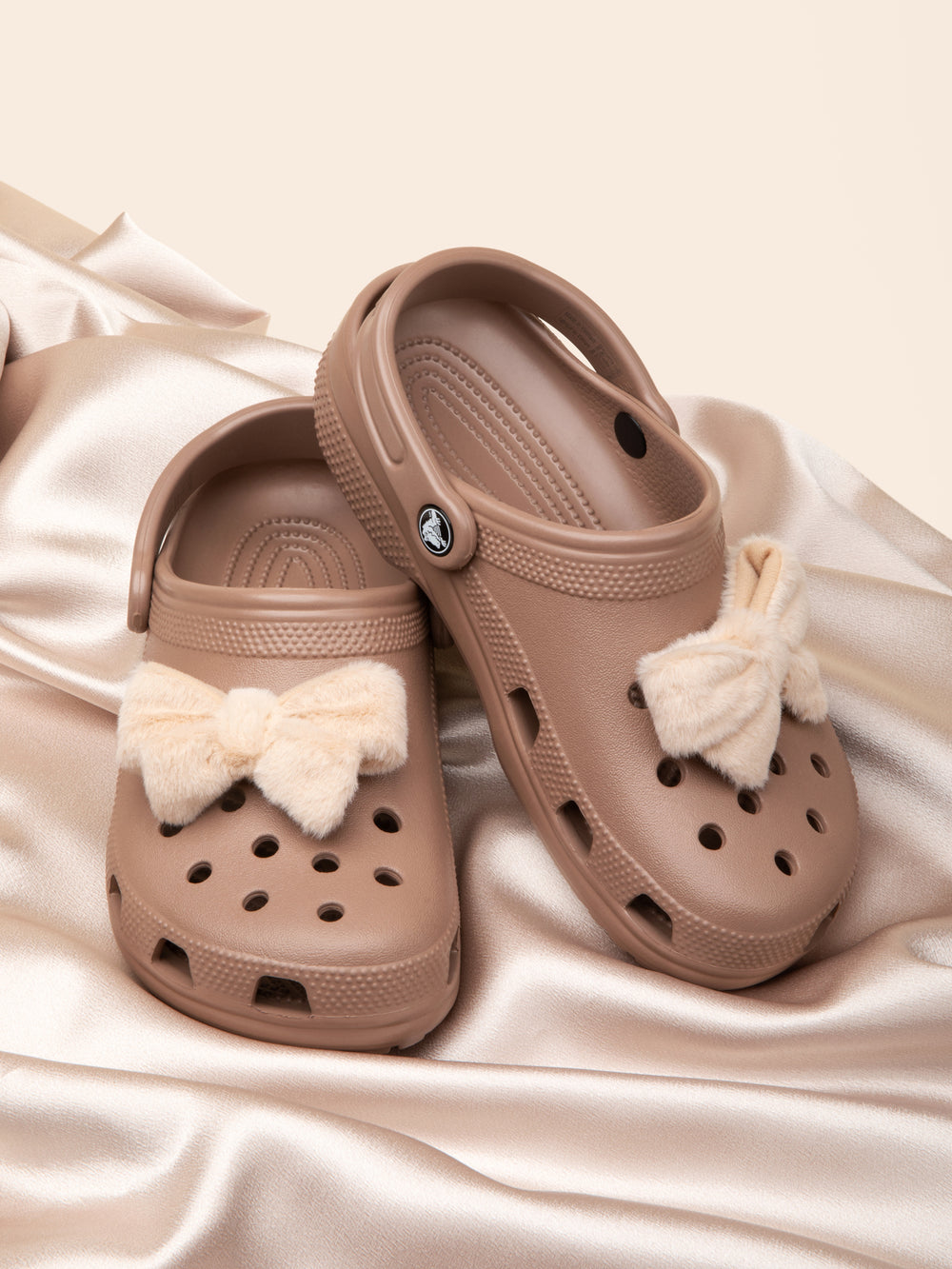 WOMENS CROCS CLASSIC CLOG - LATTE