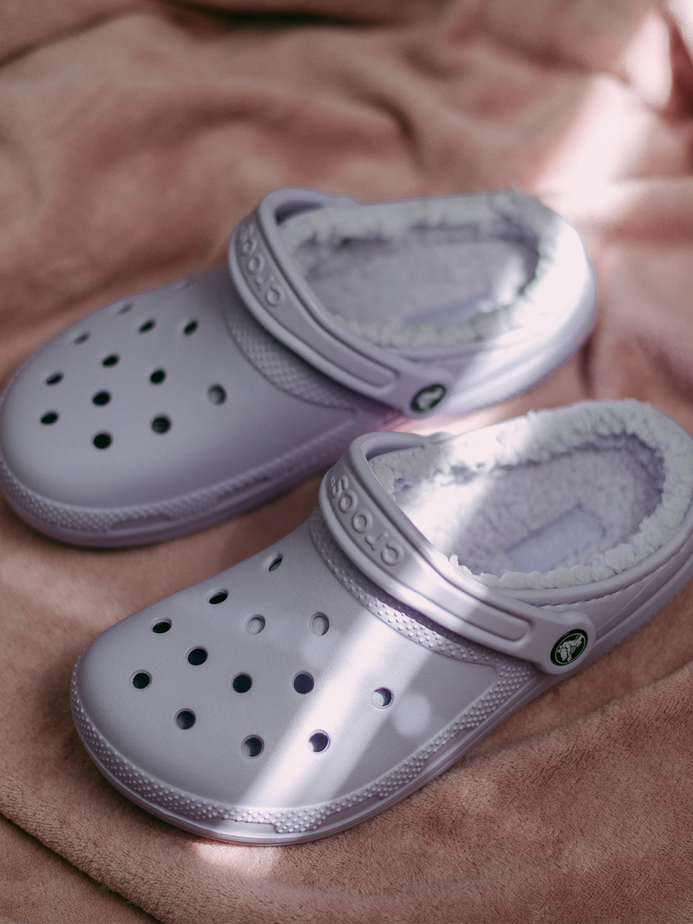 WOMENS CROCS CLASSIC LINED CLOGS - CLEARANCE