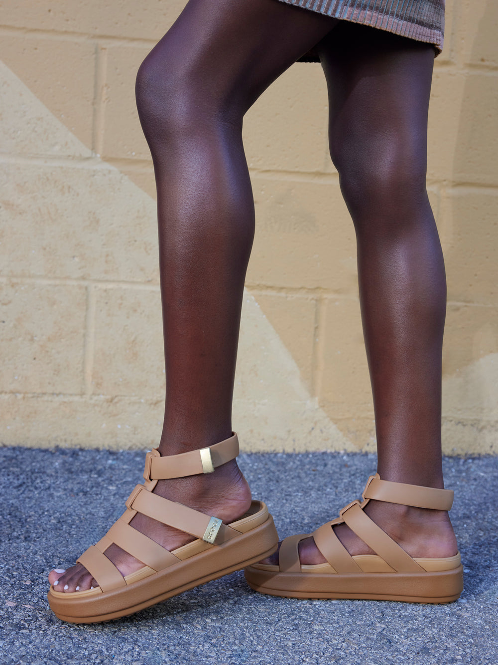 WOMENS CROCS BROOKLYN LUXE GLADIATOR  SANDALS - CLEARANCE