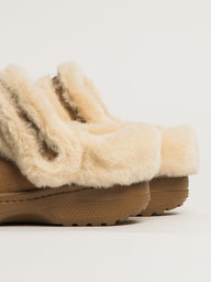 CROCS CLASSIC UNFURGETTABLE VEGAN CLOG SLIP-ON - SEPIA