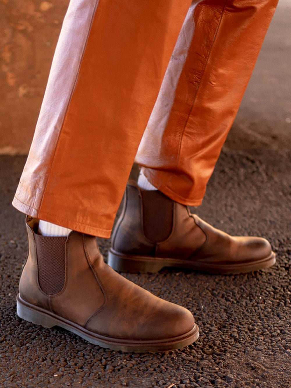 MENS DR MARTENS 2976 BOOTS - CLEARANCE