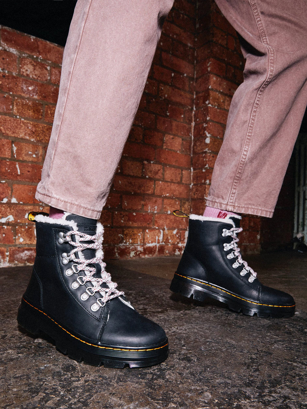 WOMENS DR MARTENS COMBS WYOMING BOOT - CLEARANCE