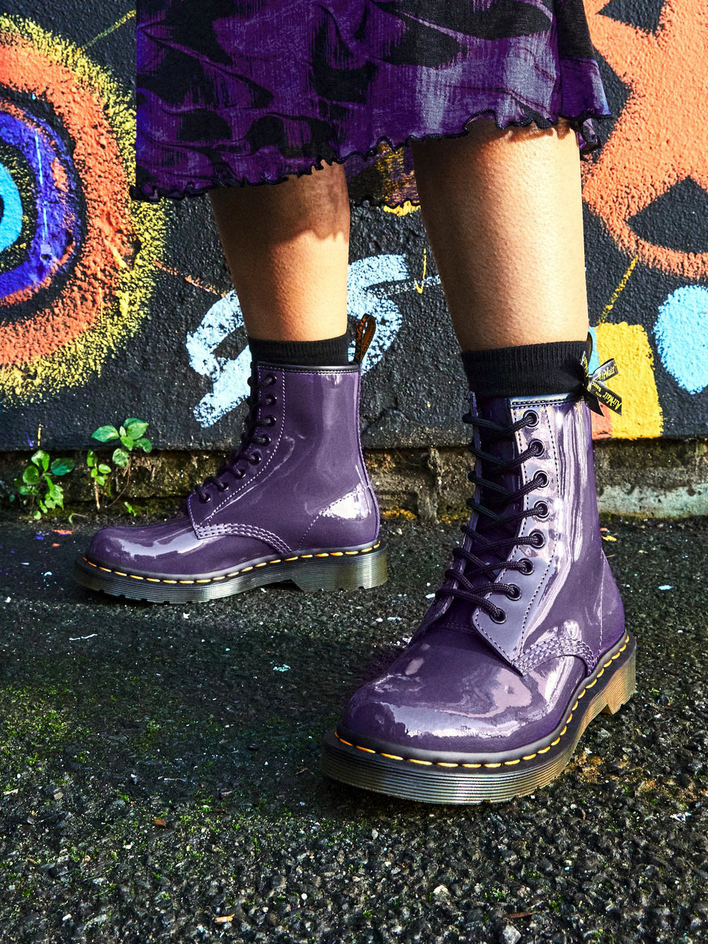 WOMENS DR MARTENS 1460W LACE UP BOOTS - CLEARANCE
