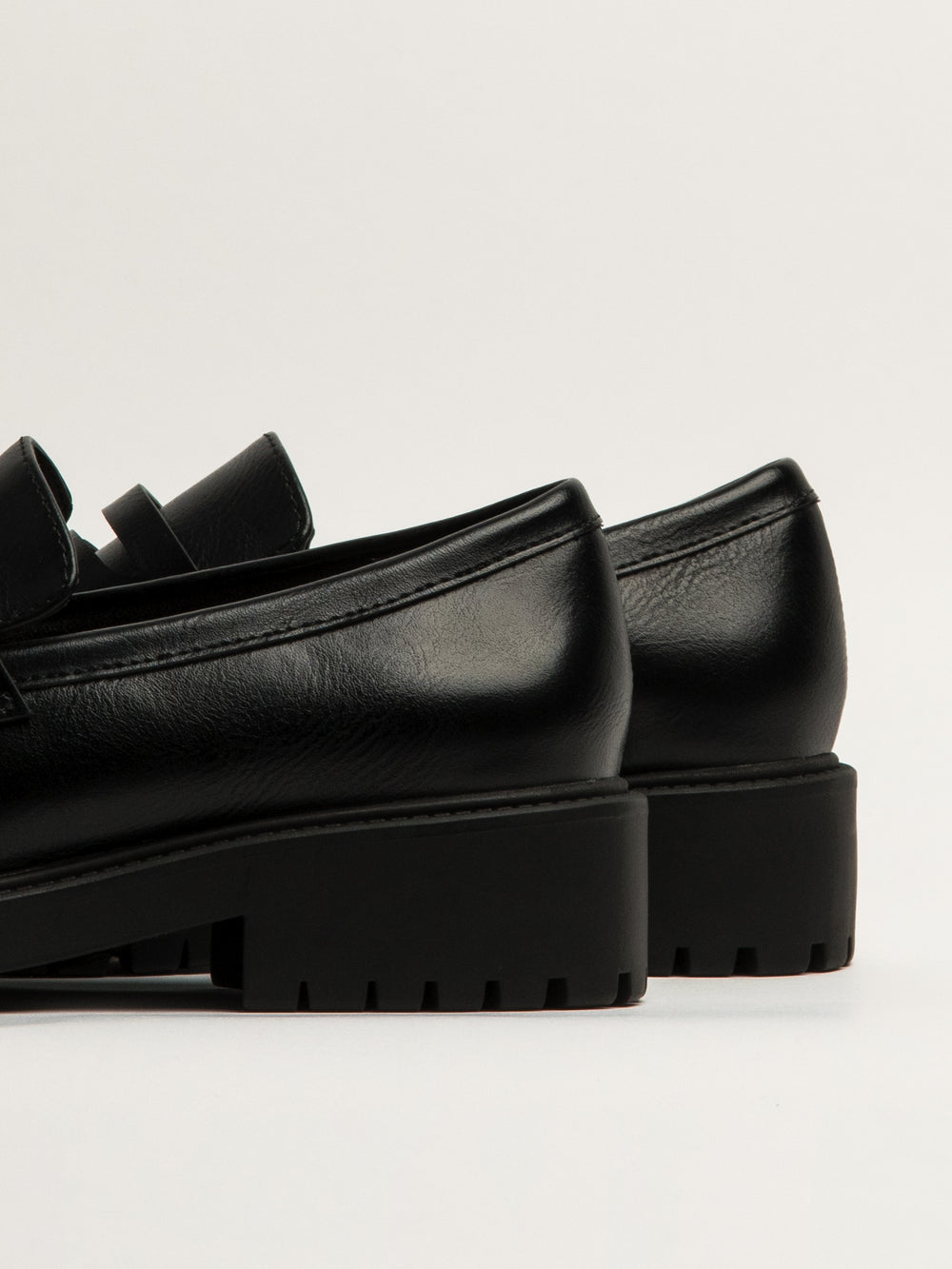 HARLOW PENNY SANDAL - BLACK