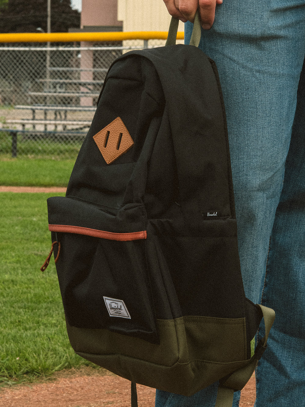 herschel backpack 24l HERSCHEL SUPPLY CO. HERITAGE BACKPACK 24L - CLEARANCE