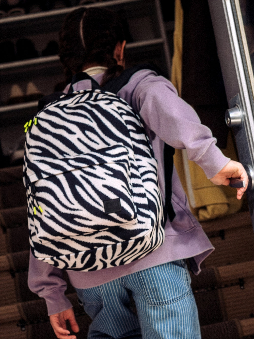 HERSCHEL SUPPLY CO. CLASSIC XL BACKPACK - ZEBRA