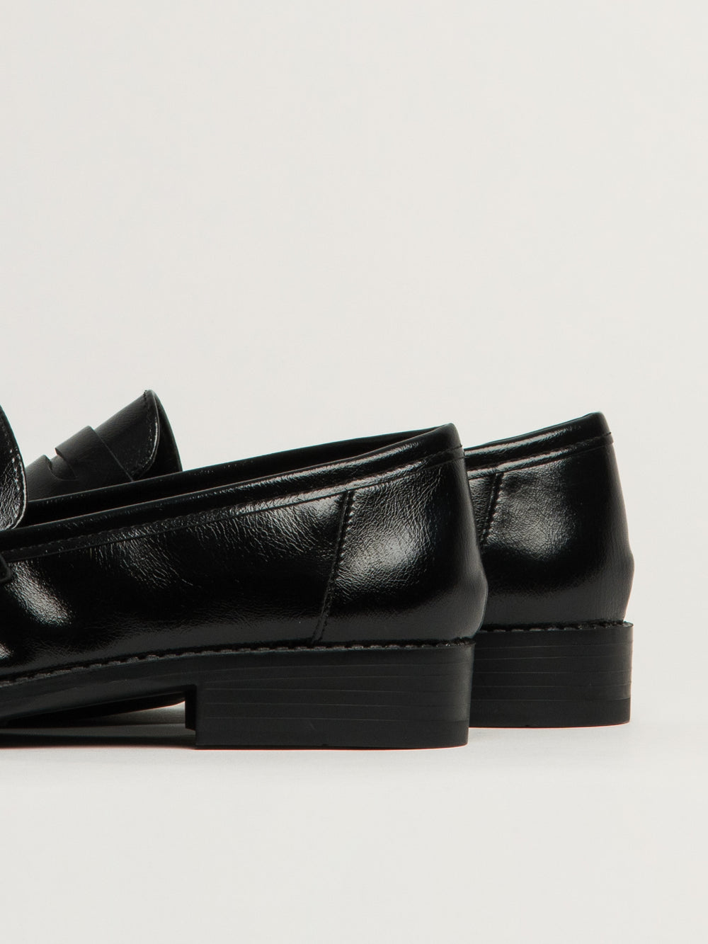 WOMENS STEVE MADDEN CREATIVE LOAFER - BLACK