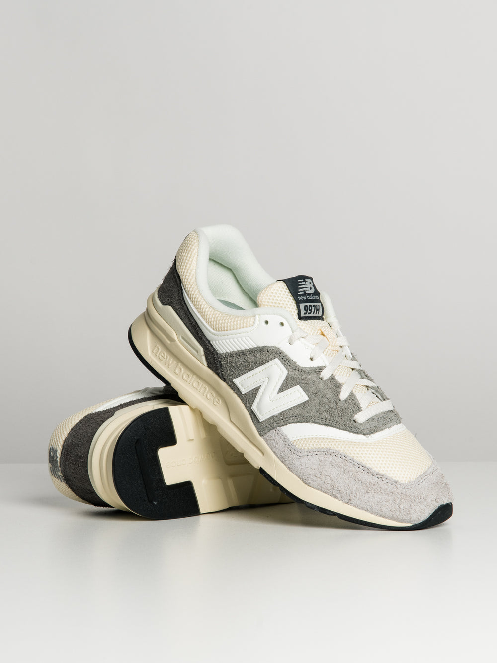 MENS NEW BALANCE THE 997 - LIGHT ALUMINUM SNEAKER - CLEARANCE