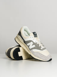 MENS NEW BALANCE THE 997 - LIGHT ALUMINUM SNEAKER - CLEARANCE