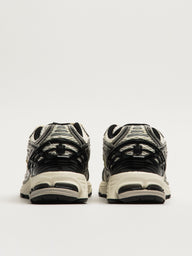 WOMENS NEW BALANCE 1906 - SILVER/BLACK