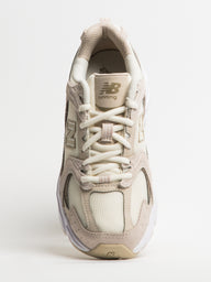WOMENS NEW BALANCE THE 530 SEA SALT/MOONBEAM SNEAKER - CLEARANCE