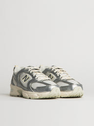 WOMENS NEW BALANCE THE 530  SNEAKER - SILVER