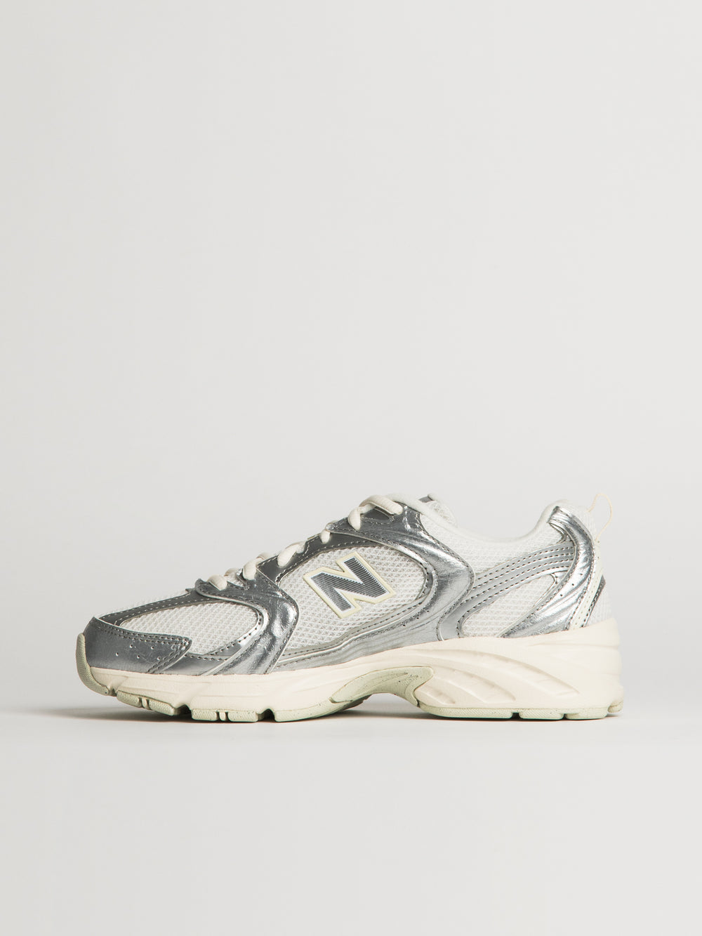 WOMENS NEW BALANCE THE 530  SNEAKER - SILVER