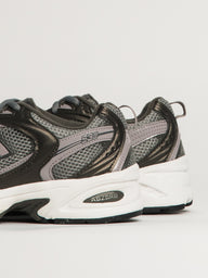WOMENS NEW BALANCE THE 530 SNEAKER - METALLIC BLACK