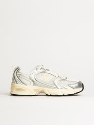 WOMENS NEW BALANCE THE 530 SNEAKER - SILVER METALLIC LINEN
