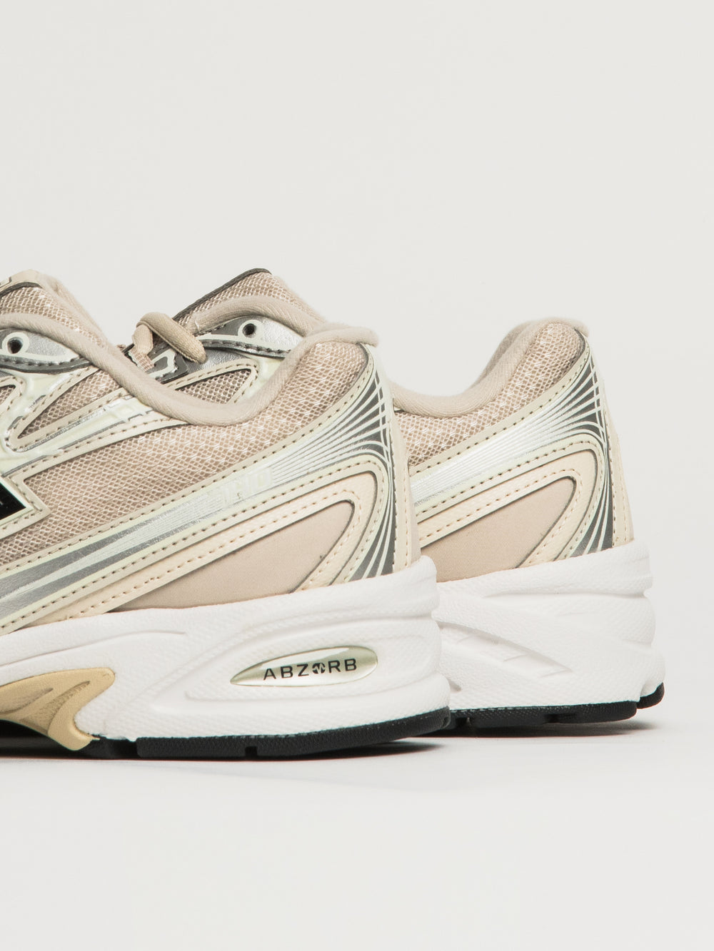 NEW BALANCE THE 740 SNEAKER - CREAM