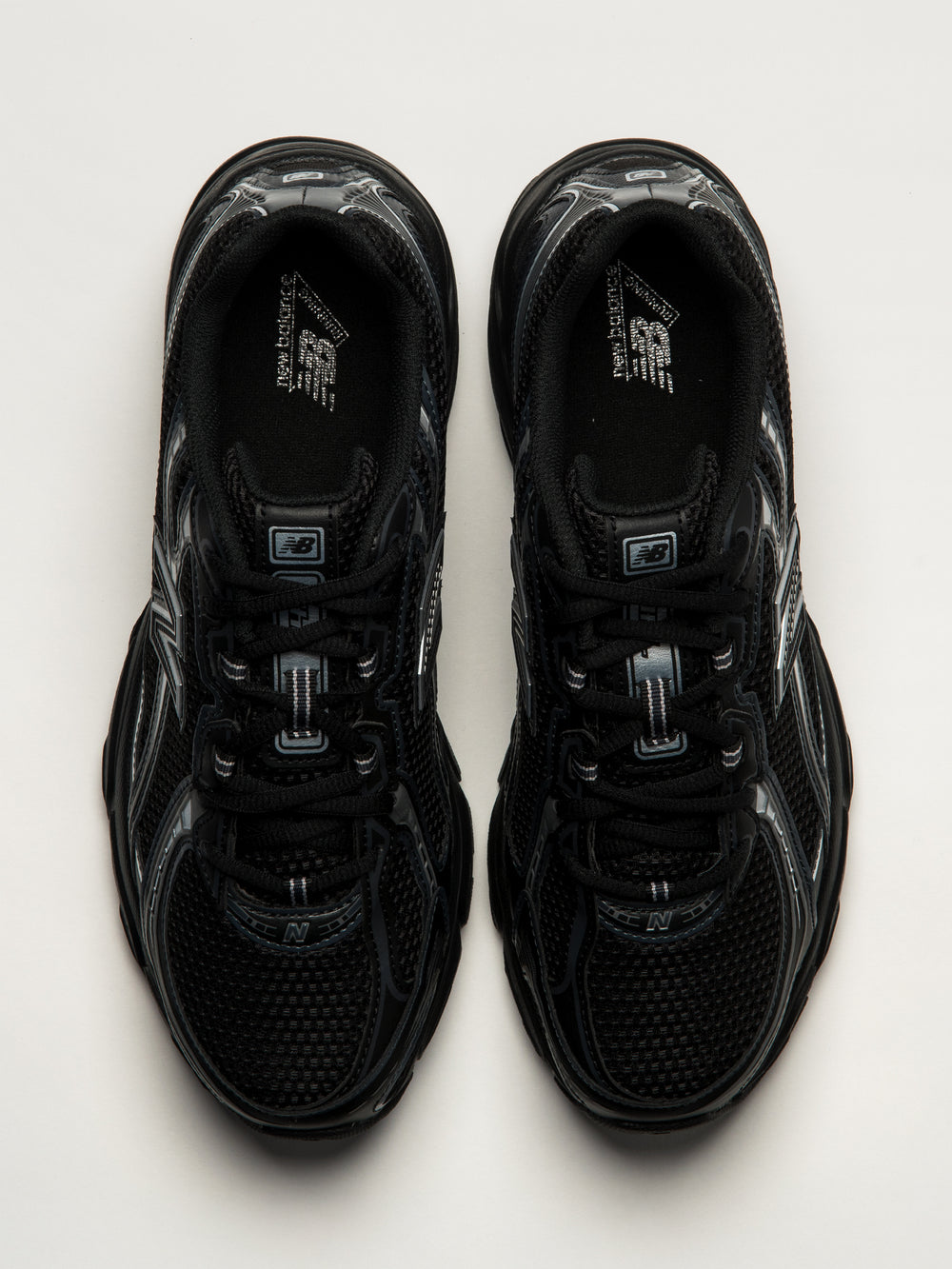 MENS NEW BALANCE THE 740 SNEAKER - BLACK