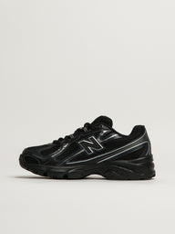 WOMENS NEW BALANCE THE 740 - BLACK