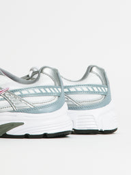 WOMENS NIKE INITIATOR - WHITE/METALLIC SILVER/CHERRY