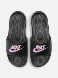 WOMENS NIKE VICTORI ONE SLIDES - BLACK/LIGHT ARCTIC PINK