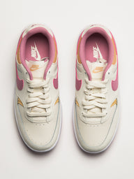 WOMENS NIKE GAMMA FORCE SNEAKER - PEARL/SESAME/WHITE/ELEMENTAL PINK
