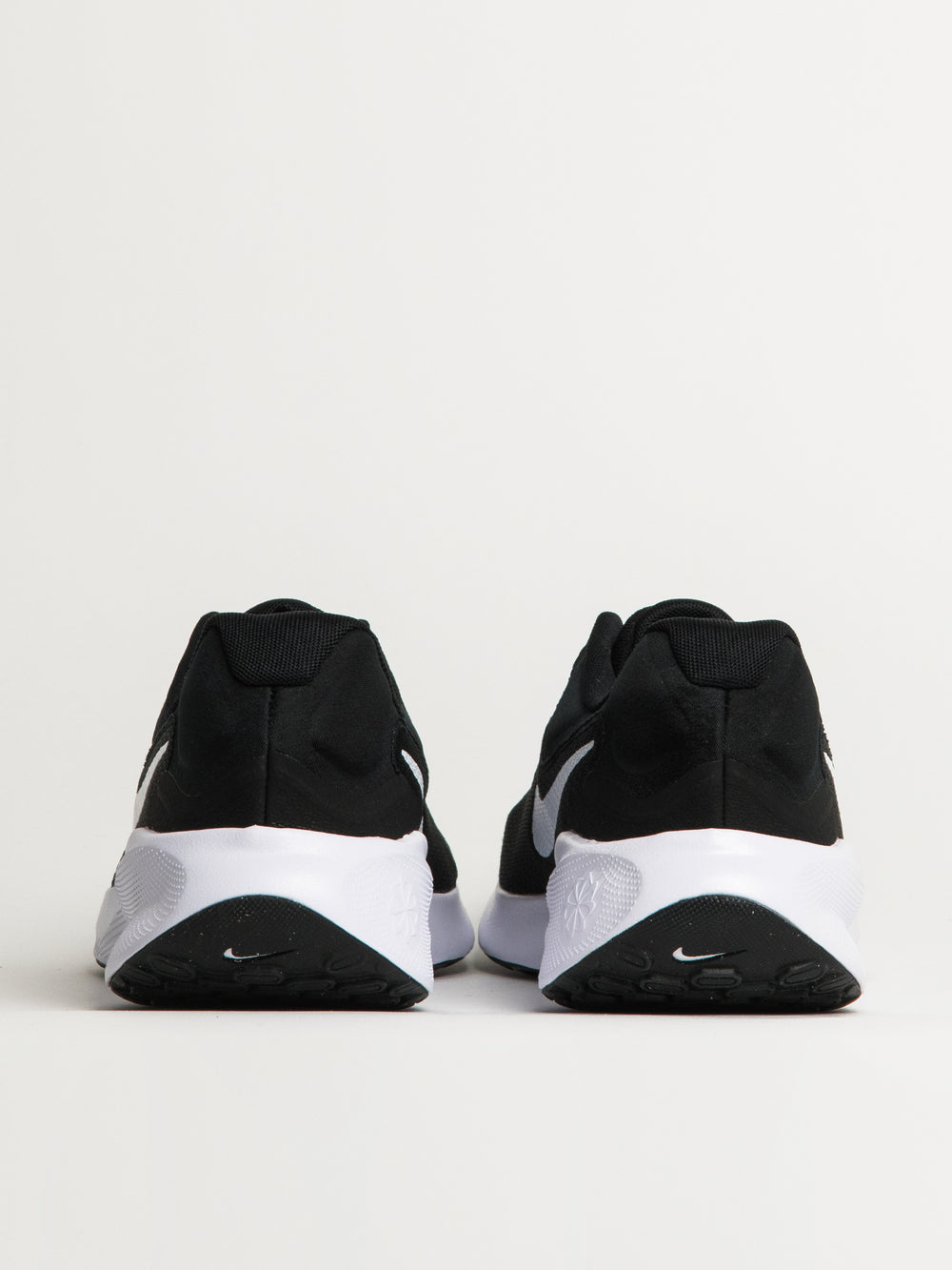 MENS NIKE REVOLUTION 7 RUNNING SHOE - BLACK/WHITE