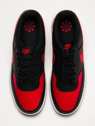 MENS NIKE COURT VISION LOW SNEAKER - BLACK/WHITE/UNIVERSITY RED