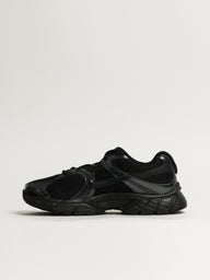 MENS NIKE V5 RNR SNEAKER - BLACK