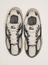 NIKE V5 RNR SNEAKER - GREY