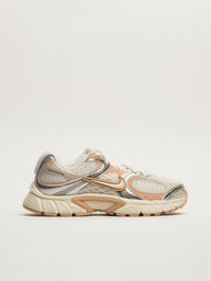 NIKE V5 RNR SNEAKER - BEIGE
