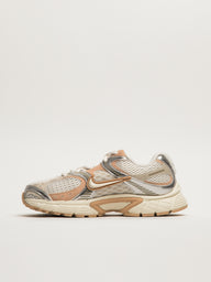 NIKE V5 RNR SNEAKER - BEIGE