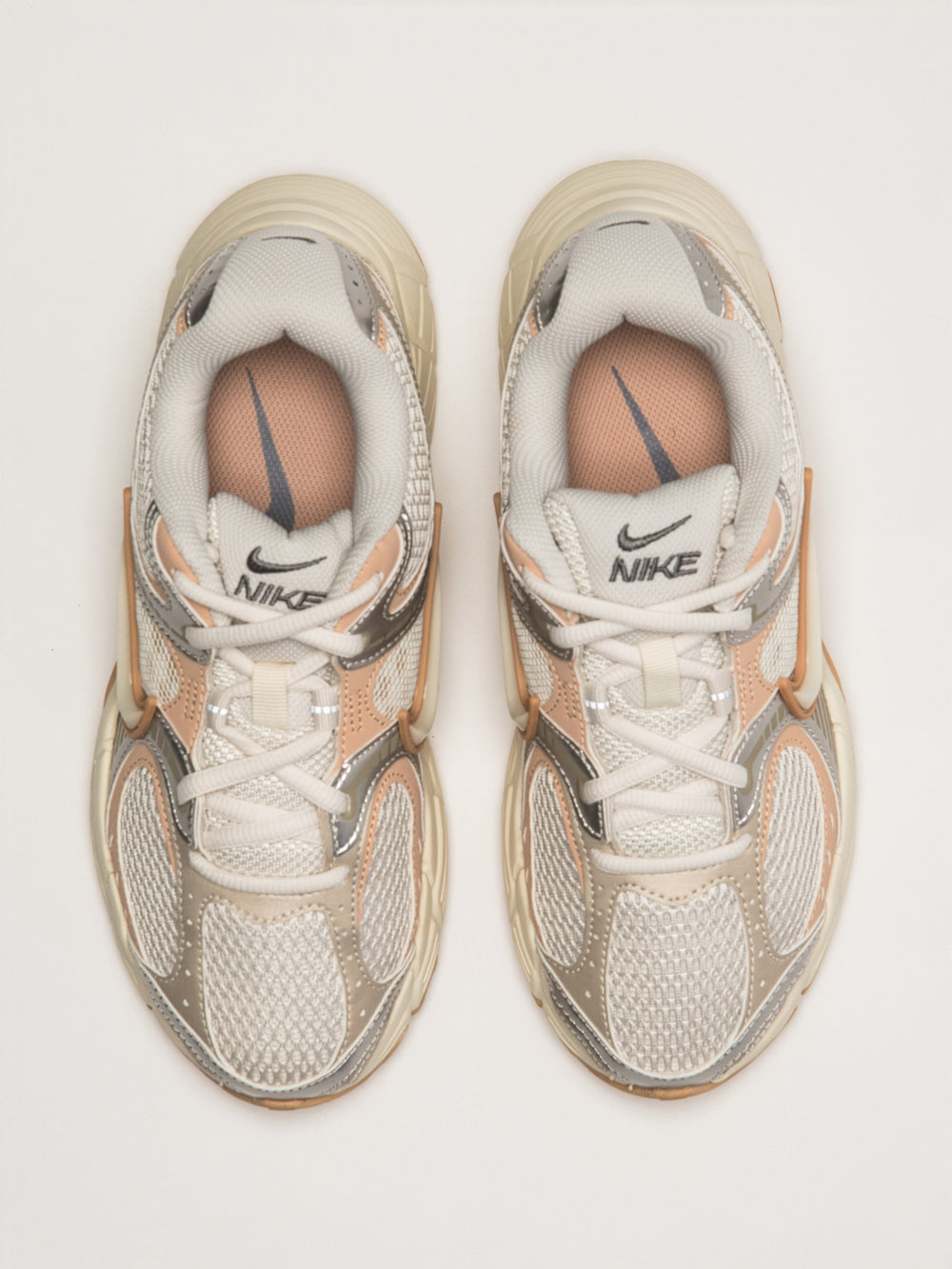 NIKE V5 RNR SNEAKER - BEIGE
