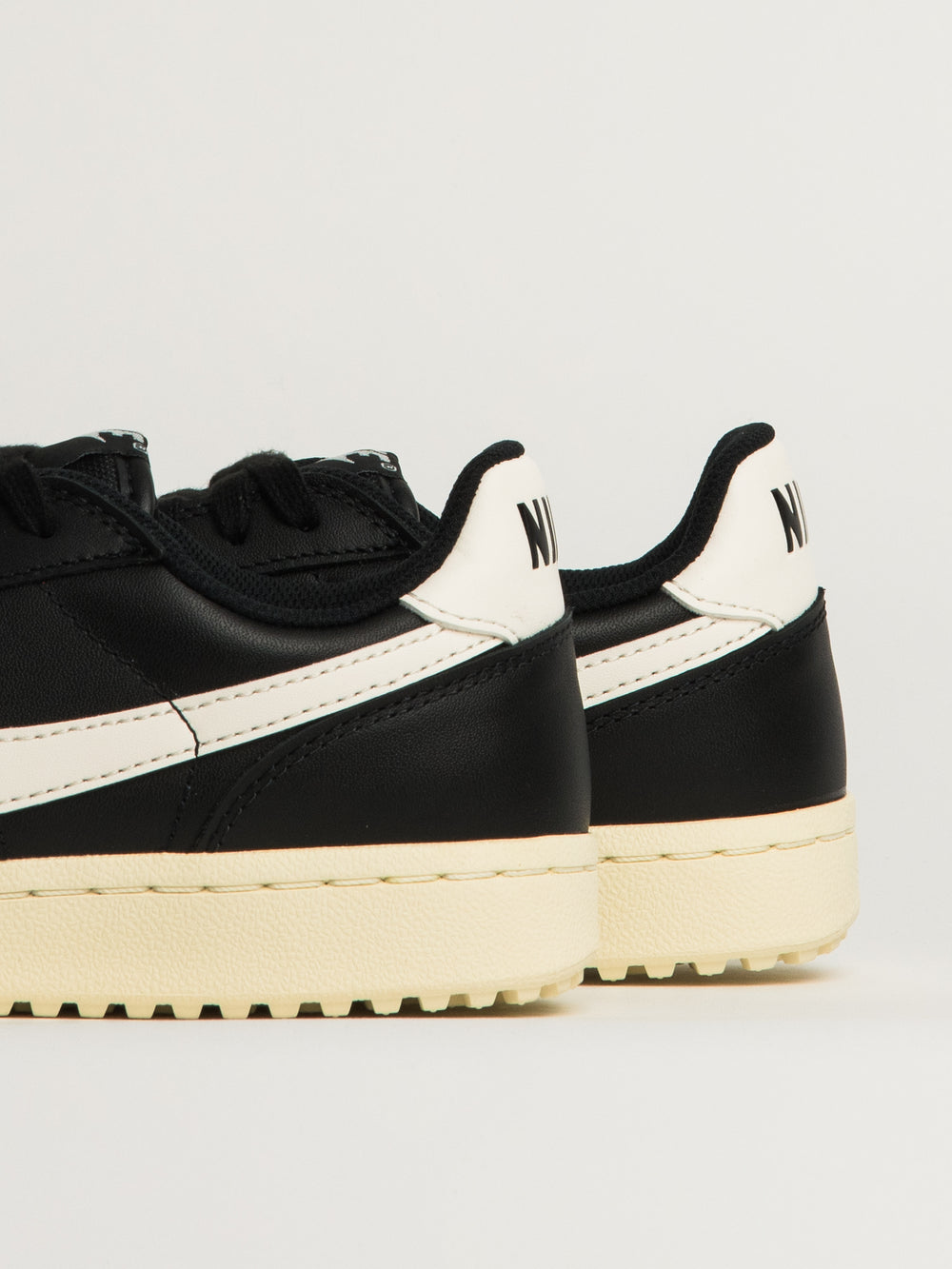MENS NIKE FIELD GENERAL LTR SNEAKER - BLACK/SAIL