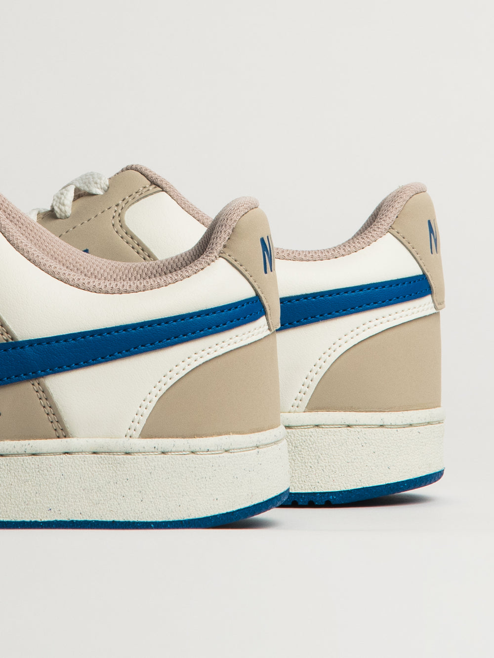 MENS NIKE COURT VISION LOW SNEAKER - WHITE/BLUE