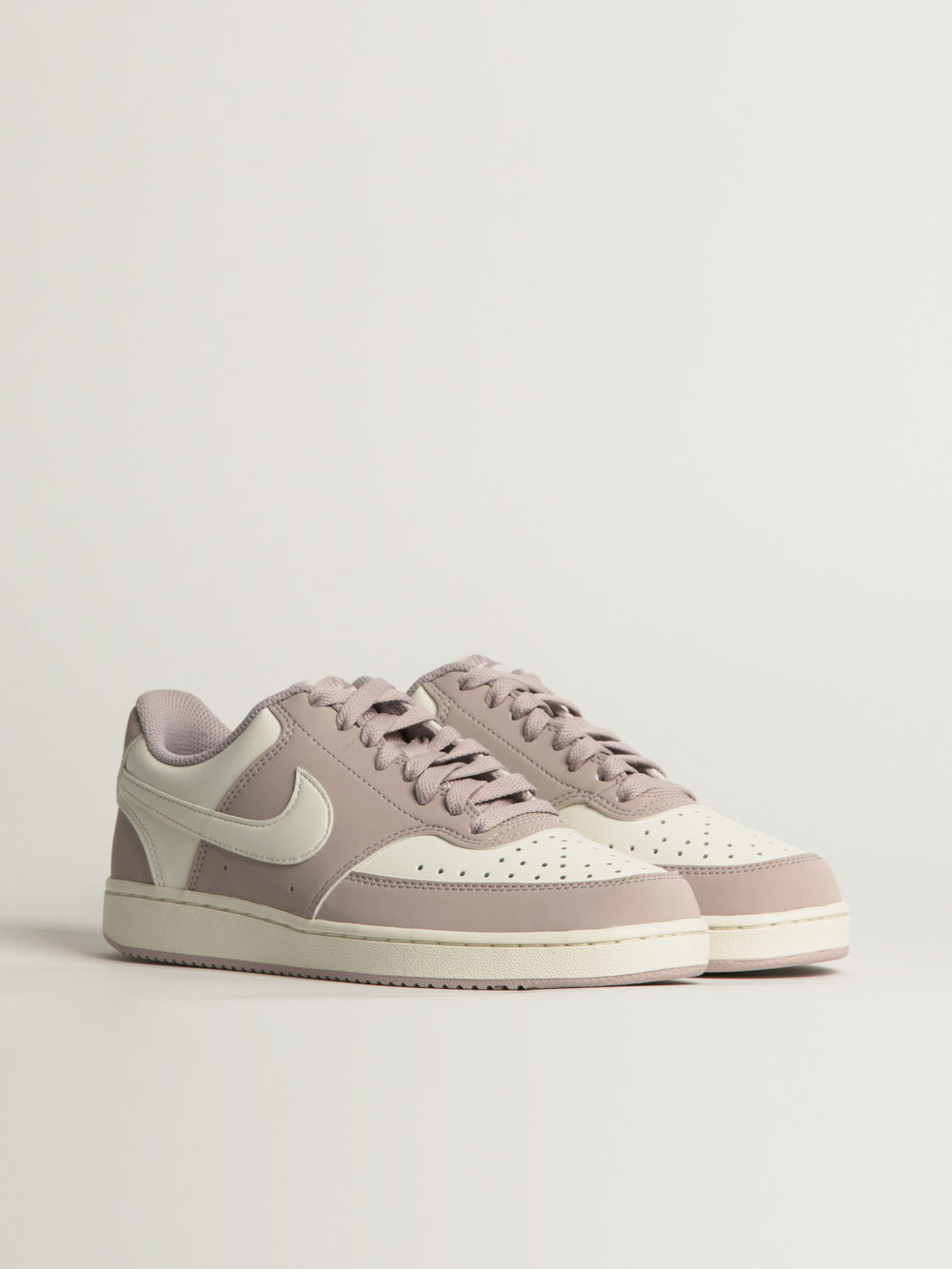 WOMENS NIKE COURT VISION LO P NBKL SNEAKER