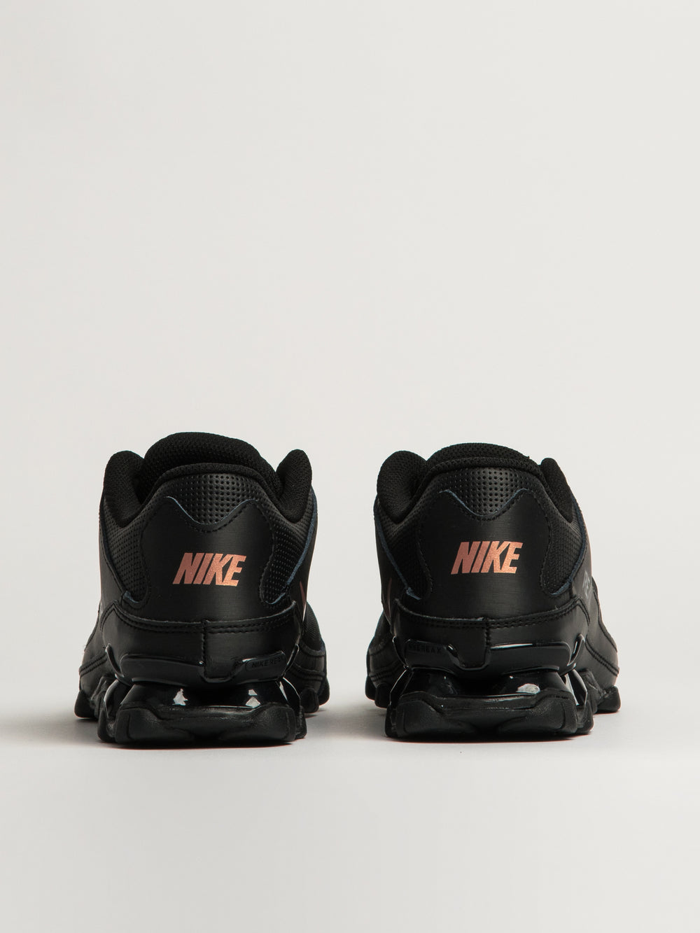 NIKE REAX 8 TR SNEAKER - BLACK